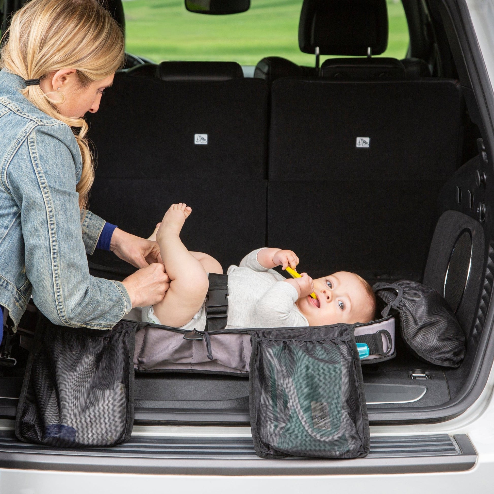 summer infant travel bed and diaper changer LifeChanger® Diaper Bag with Built-In Changing Station